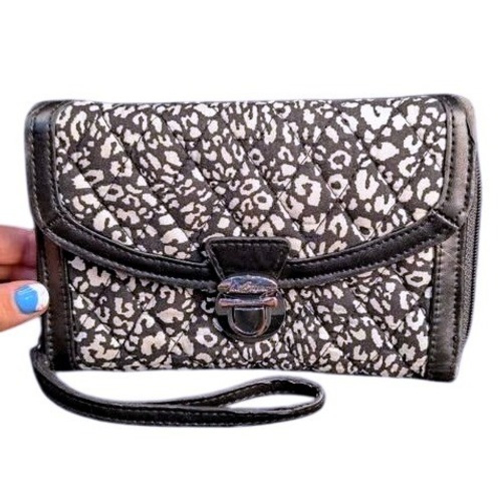 Vera Bradley~Ultimate Wristlet Wallet~Camocat Retired Print~Black/White Quilted